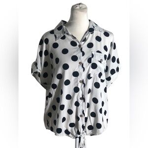 Love Notes white/black tie button front short sleeve top Sz Large